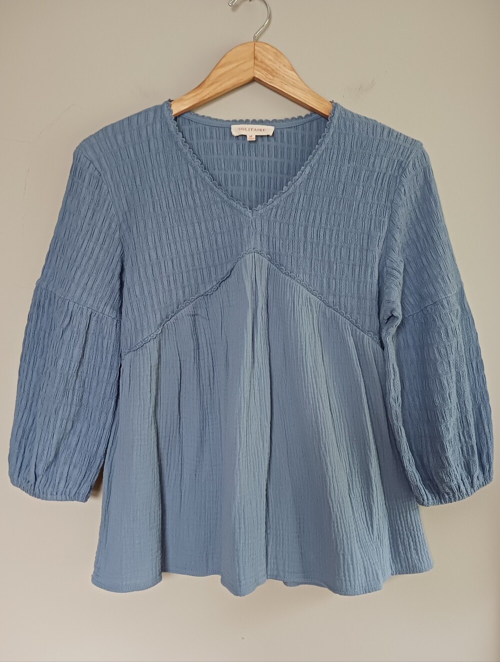 Solitaire Gauze V-Neck 3/4 Sleeve Blue Top Size M